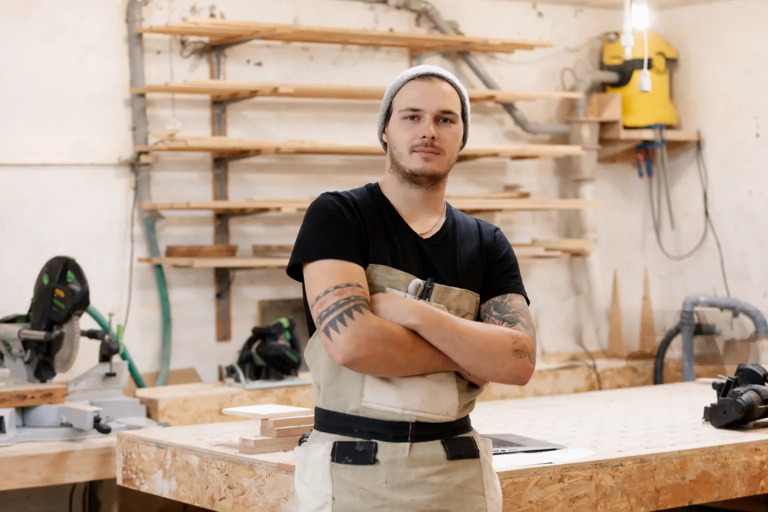 Мастер Егор лучший специалист по изготовлению мебели в Нижнем Новгороде